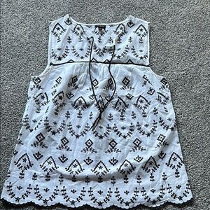 Adorable linen blend top